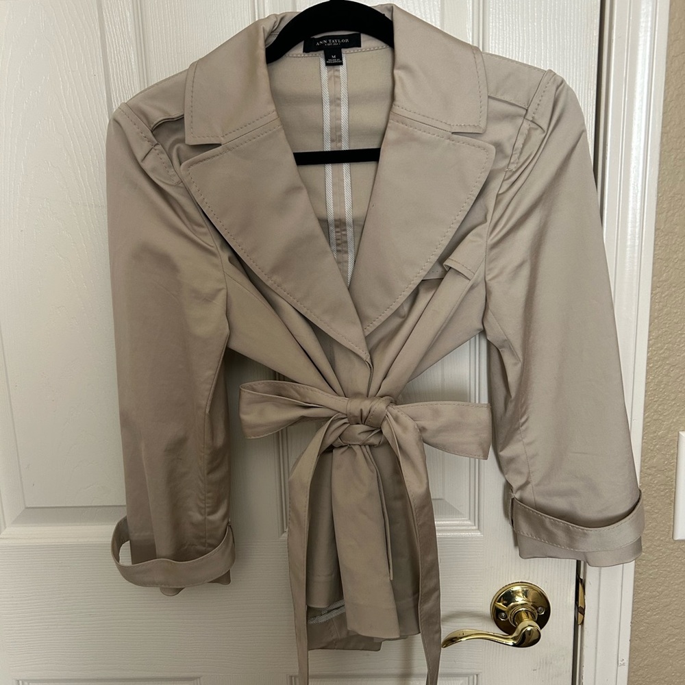 Ann Taylor short trench coat